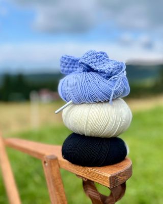 Klid, ticho, Katčiny ruce v rytmu háčku. 🧶Takhle vzniká vaše merino čelenka. 🐑Každý kousek projde rukama, ne strojem. A i...