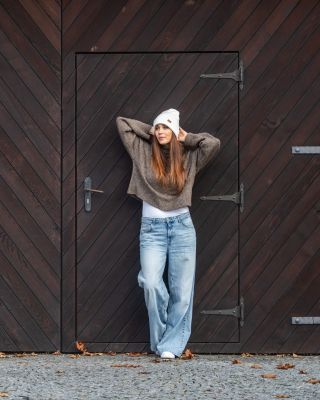 Dva světy, dvě barvy, které spolu tvoří dokonalou rovnováhu. 🤍 Bílá – světlo, 🖤 Černá – jistota. Naše zimní čepice v bílé...